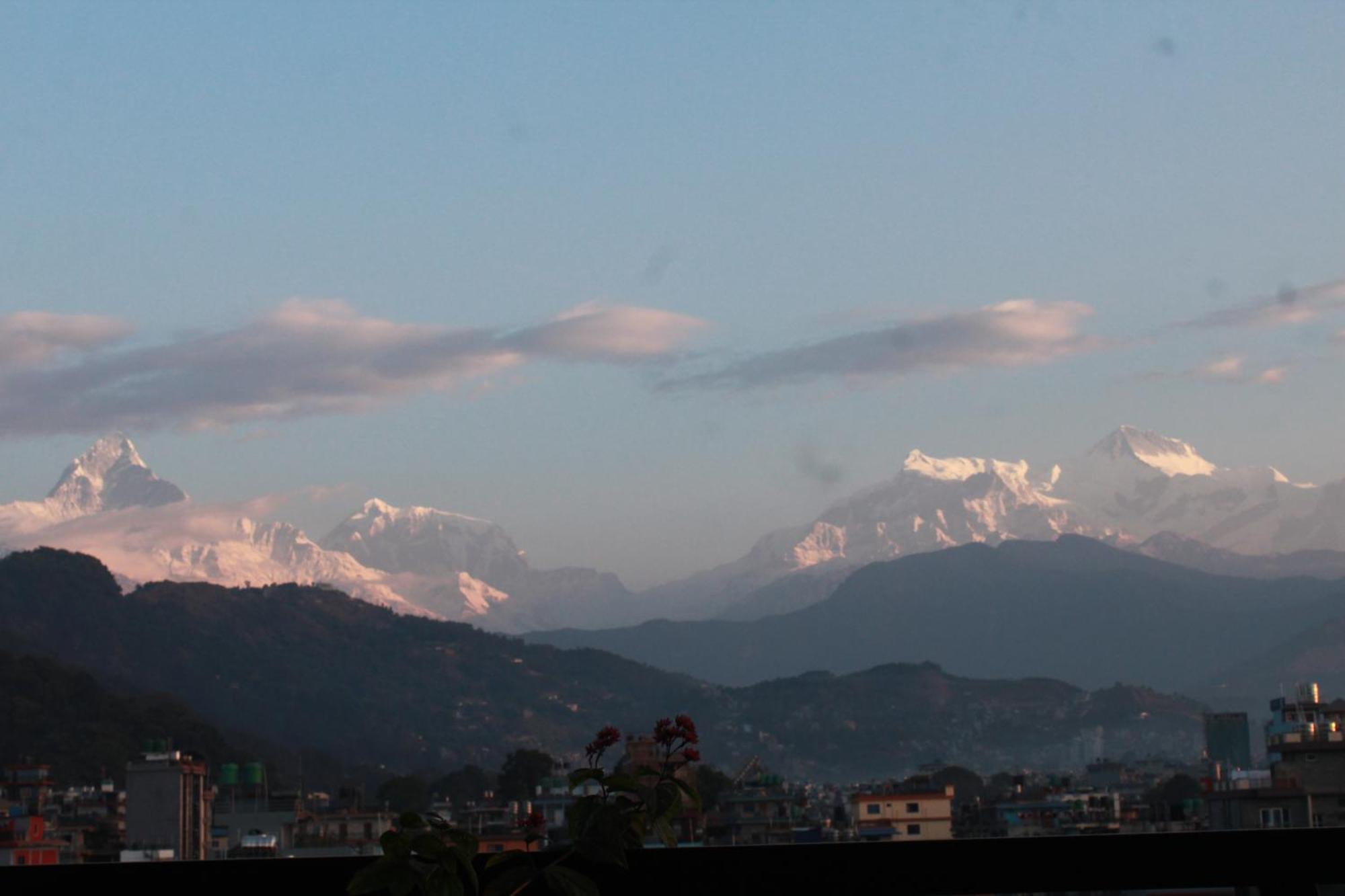 Hotel Yatri Pokhara Exterior foto