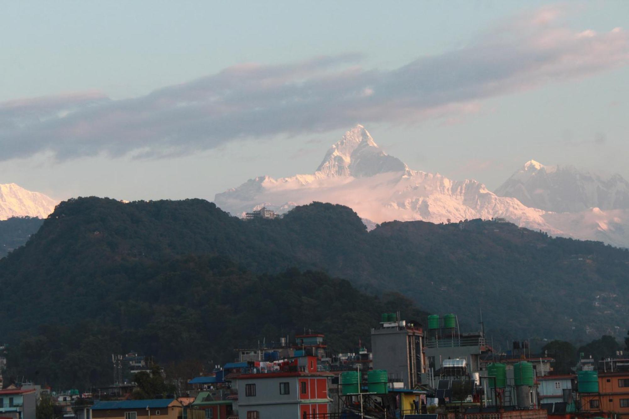 Hotel Yatri Pokhara Exterior foto